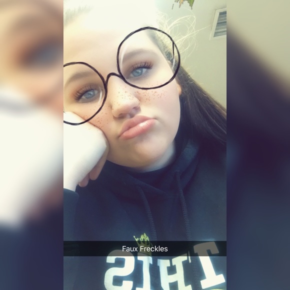 Meet your Posher, Whitney - Picture 1 of 1